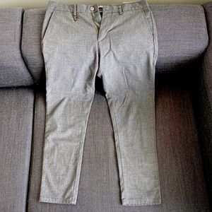 Newish Zara pants. US size 29